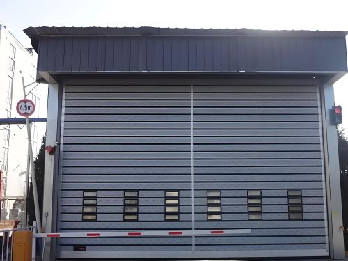 Hard fast rolling door